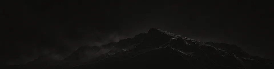 Toppen Tinden, 1 349 moh, over Hemsedal om natten — fjellet Tinden har navn etter